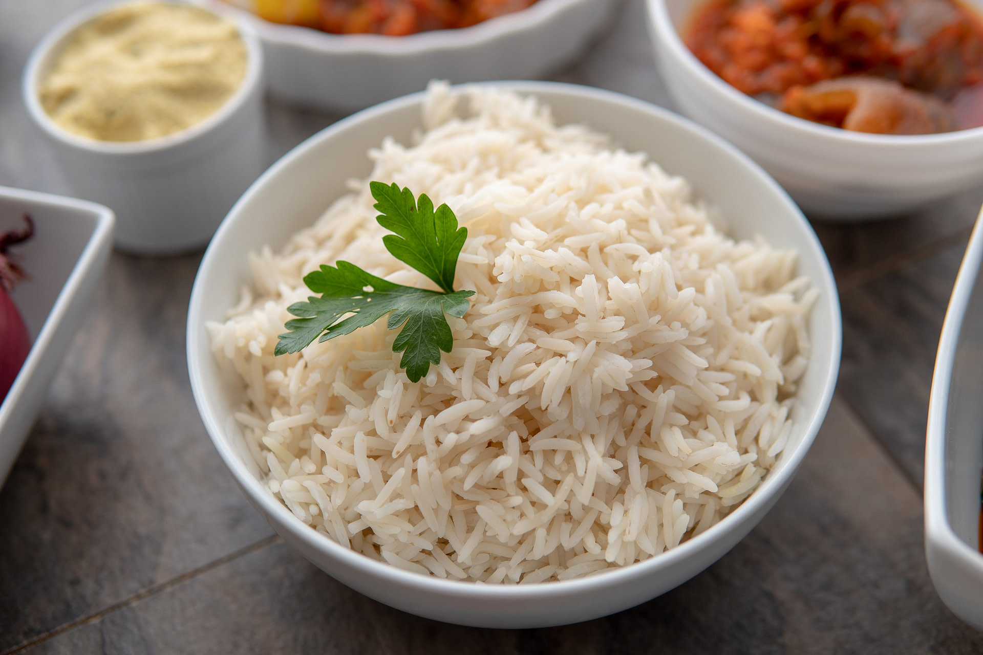 Чтобы рис был рассыпчатым нужно. Рассыпчатый рис. Слипшийся рис. Поваренный рис. Вкусно сварить рис.